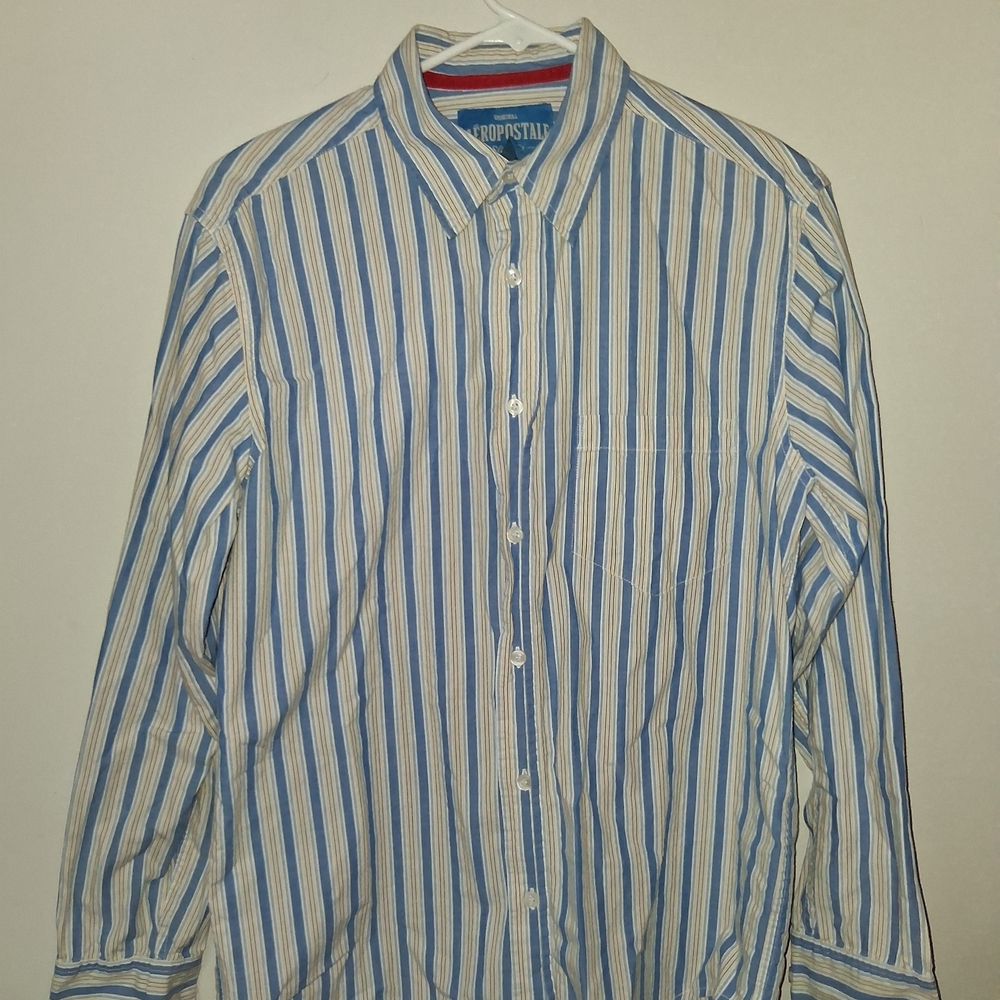 Aeropostale Men's Blue and White Stripe Button-Up Shirt